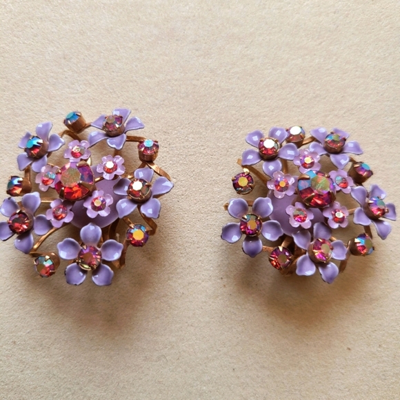 Vintage Floral Enamel & Rhinestone 60s Clip On Earrings - Picture 2 of 5